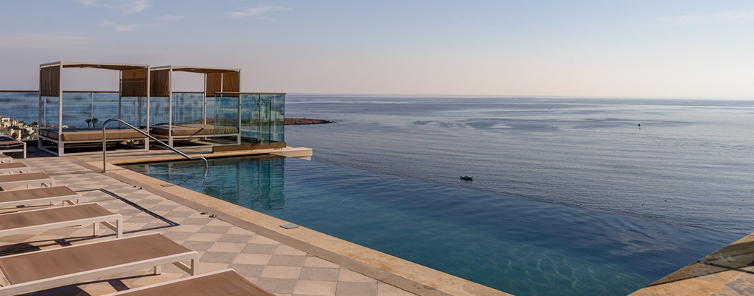 Superior Residence Pool