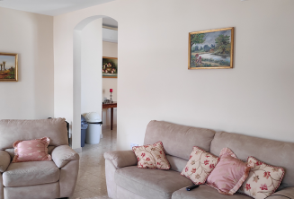 Cozy &amp; Comfortable Lounge